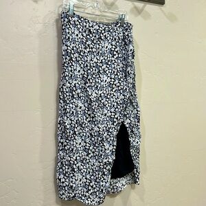 Abercrombie & Fitch Floral midi skirt with side sloaped slit